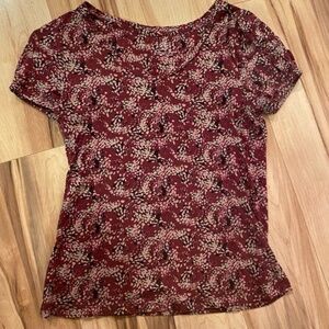 Elle v-neck shirt—XS